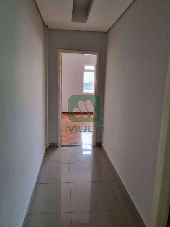 Apartamento à venda com 3 quartos, 178m² - Foto 18