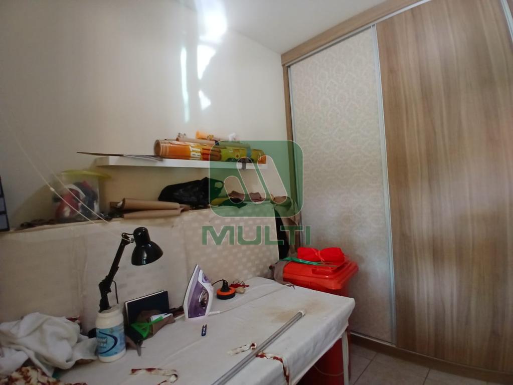 Casa à venda com 3 quartos, 200m² - Foto 11