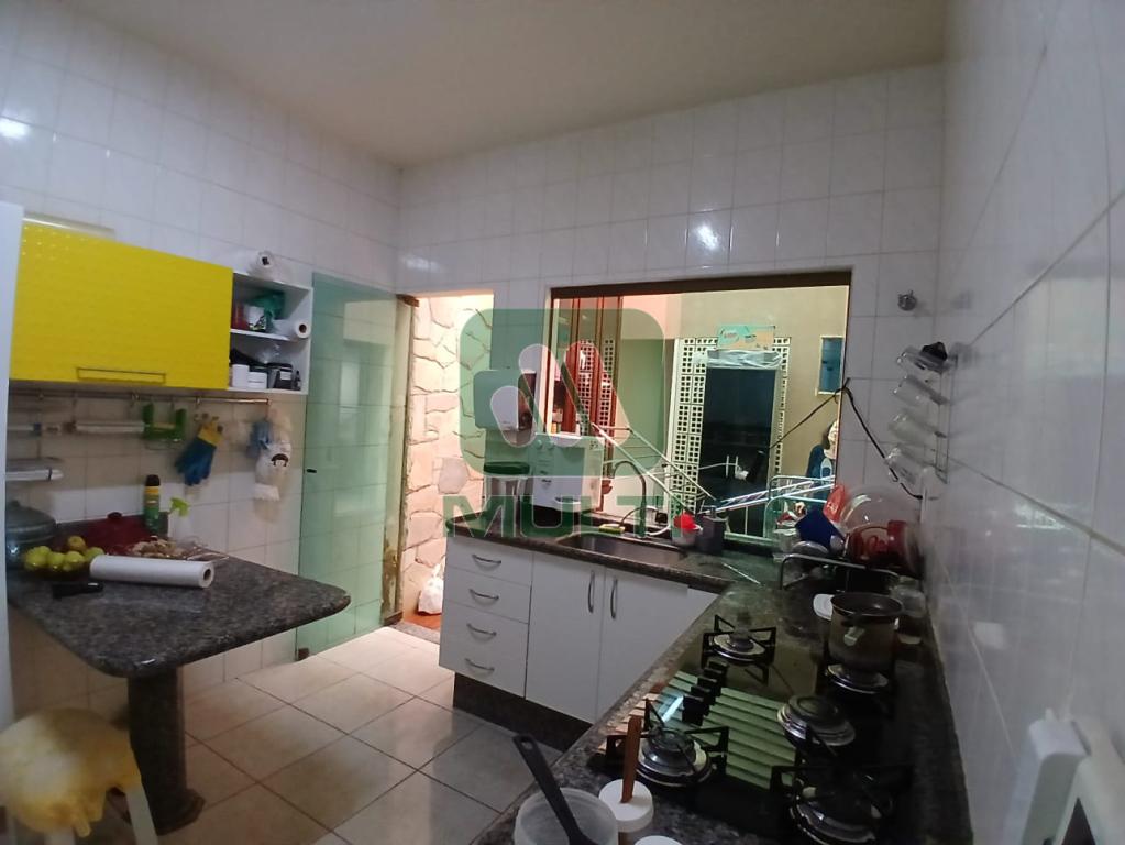 Casa à venda com 3 quartos, 200m² - Foto 14