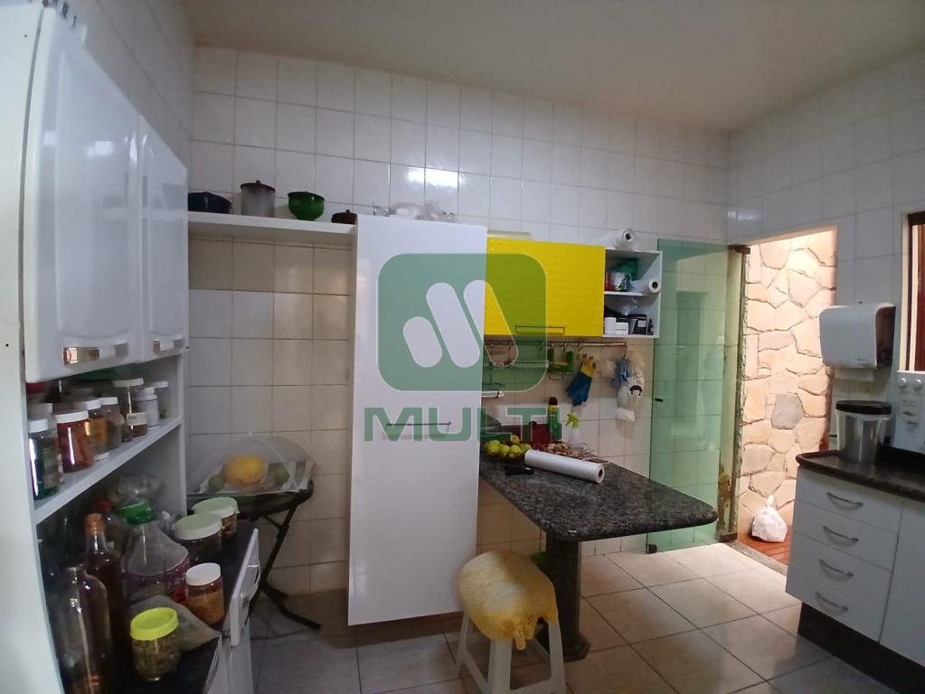 Casa à venda com 3 quartos, 200m² - Foto 20