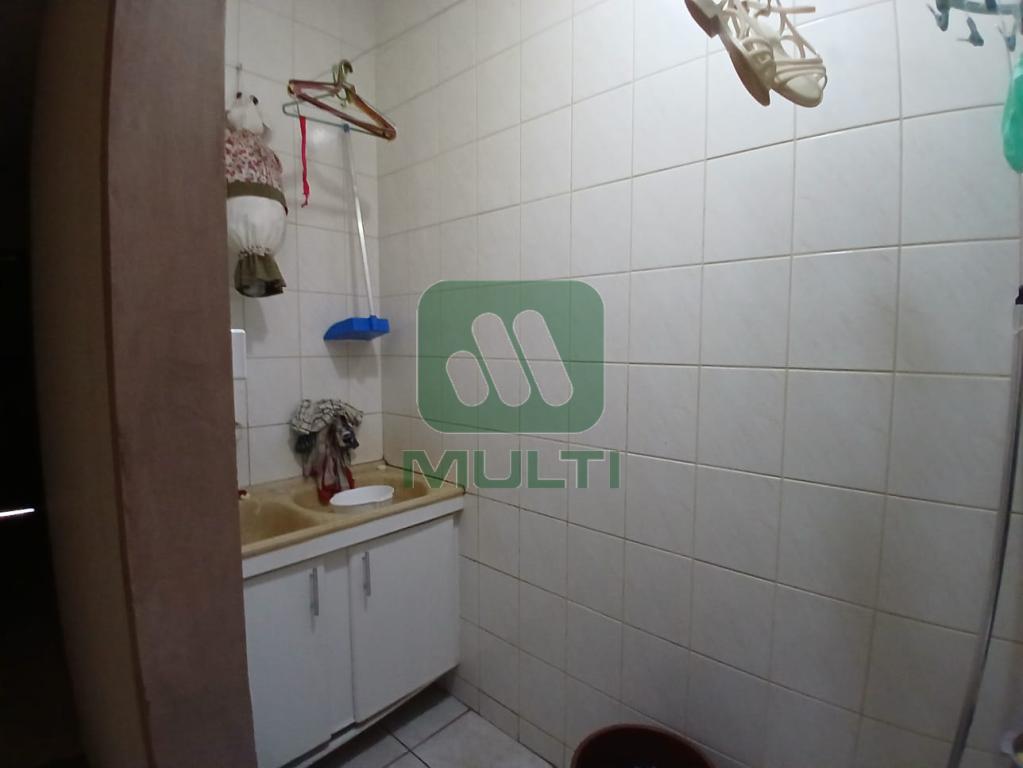 Casa à venda com 3 quartos, 200m² - Foto 25