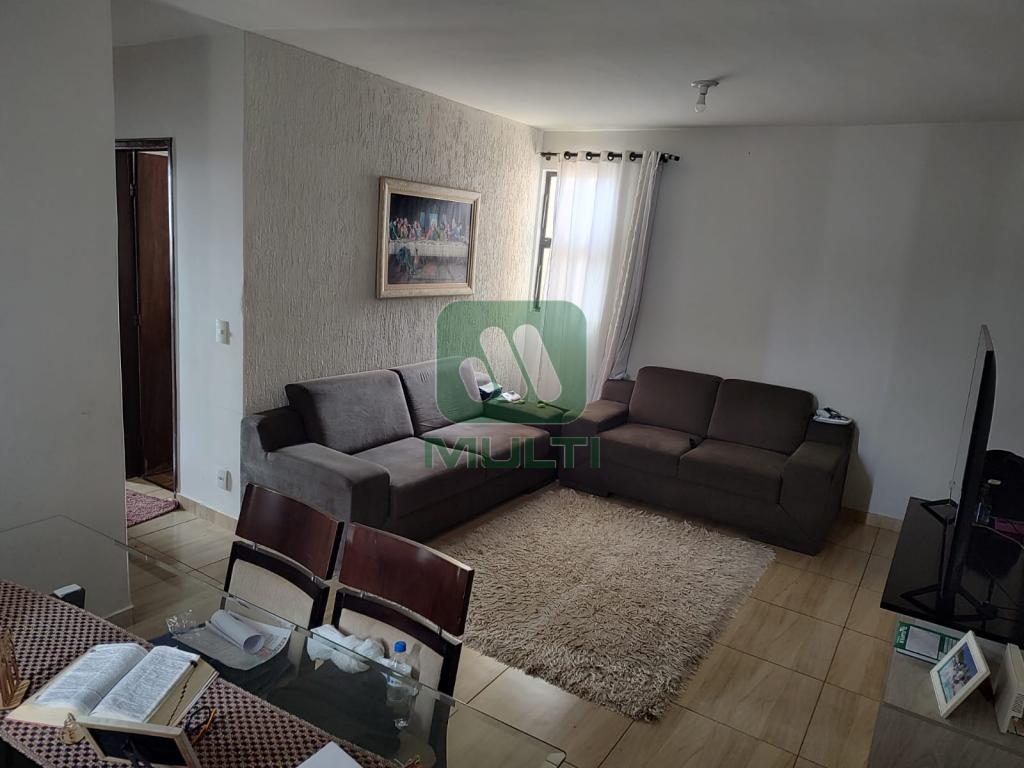 Apartamento à venda com 3 quartos, 80m² - Foto 1