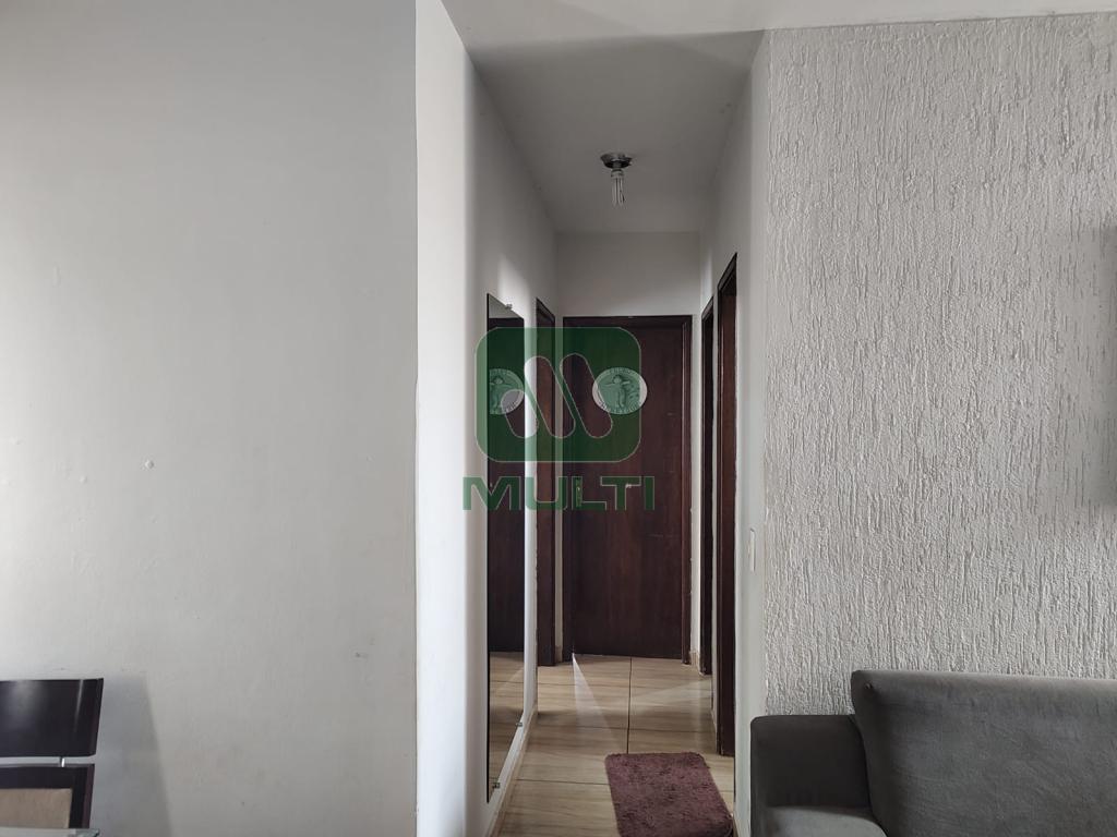 Apartamento à venda com 3 quartos, 80m² - Foto 2