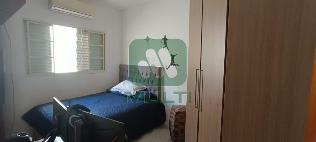 Casa à venda com 3 quartos, 199m² - Foto 3