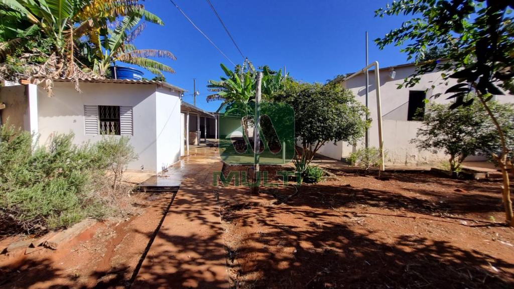 Fazenda à venda com 3 quartos, 200m² - Foto 2