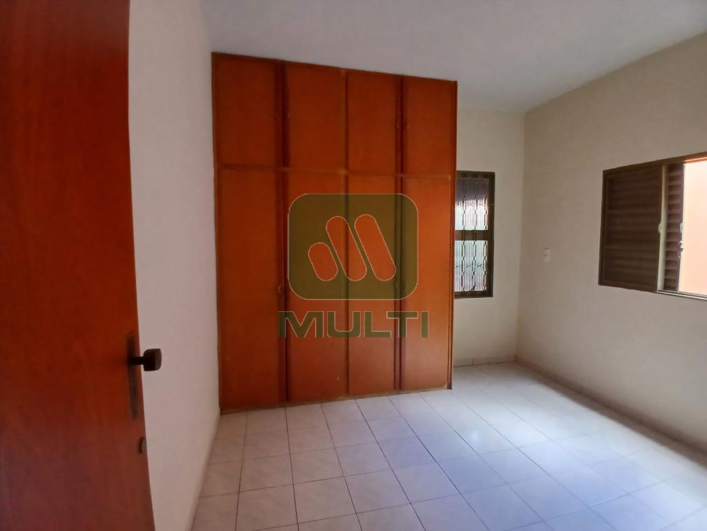 Casa à venda com 3 quartos, 200m² - Foto 11