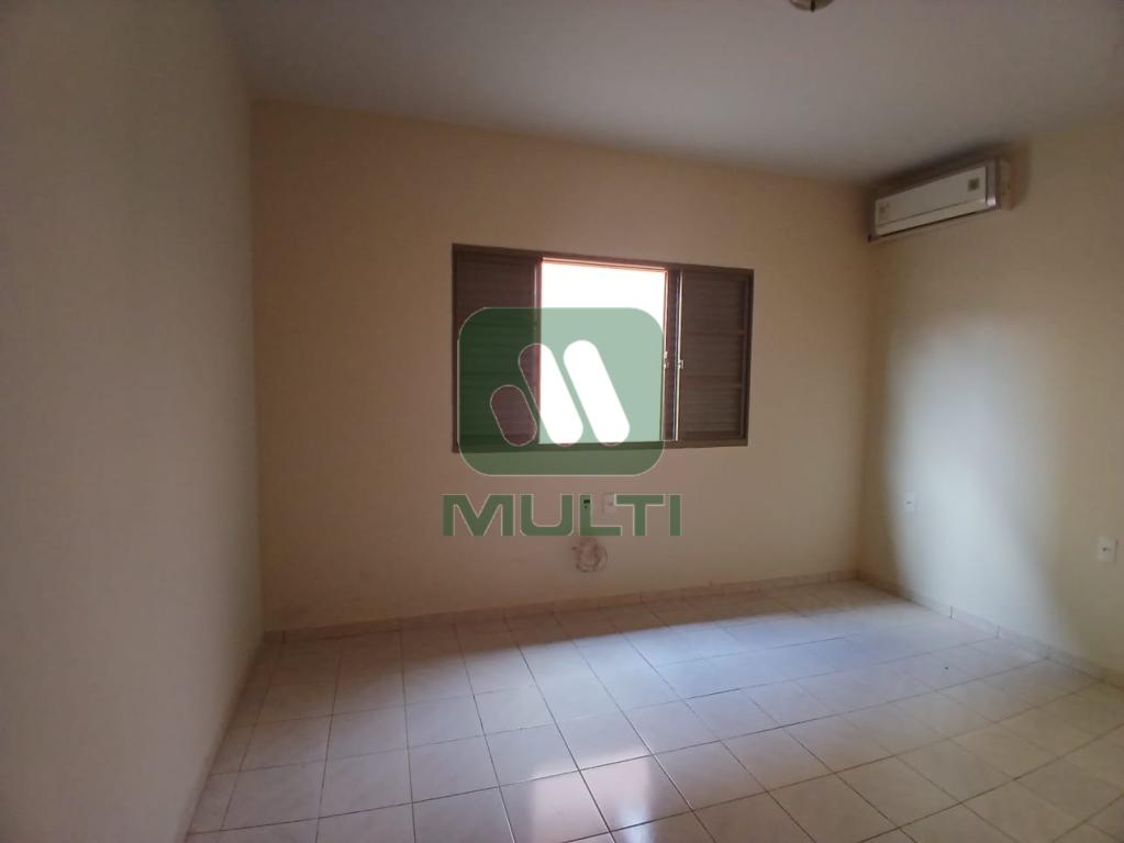 Casa à venda com 3 quartos, 200m² - Foto 12