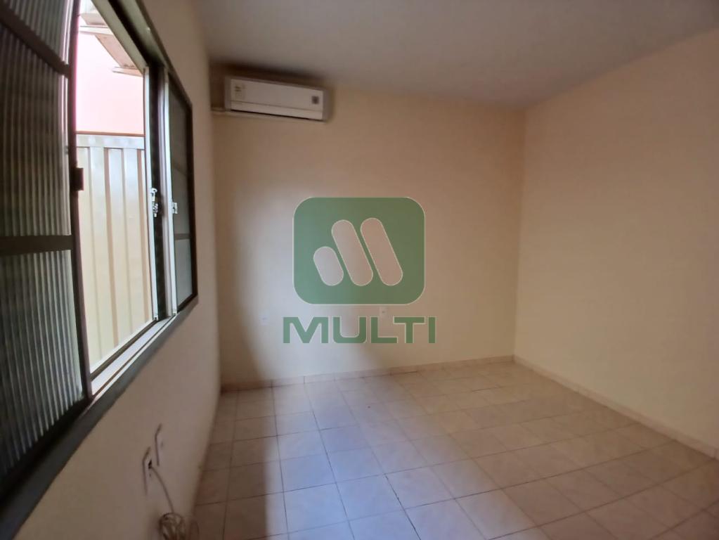 Casa à venda com 3 quartos, 200m² - Foto 13