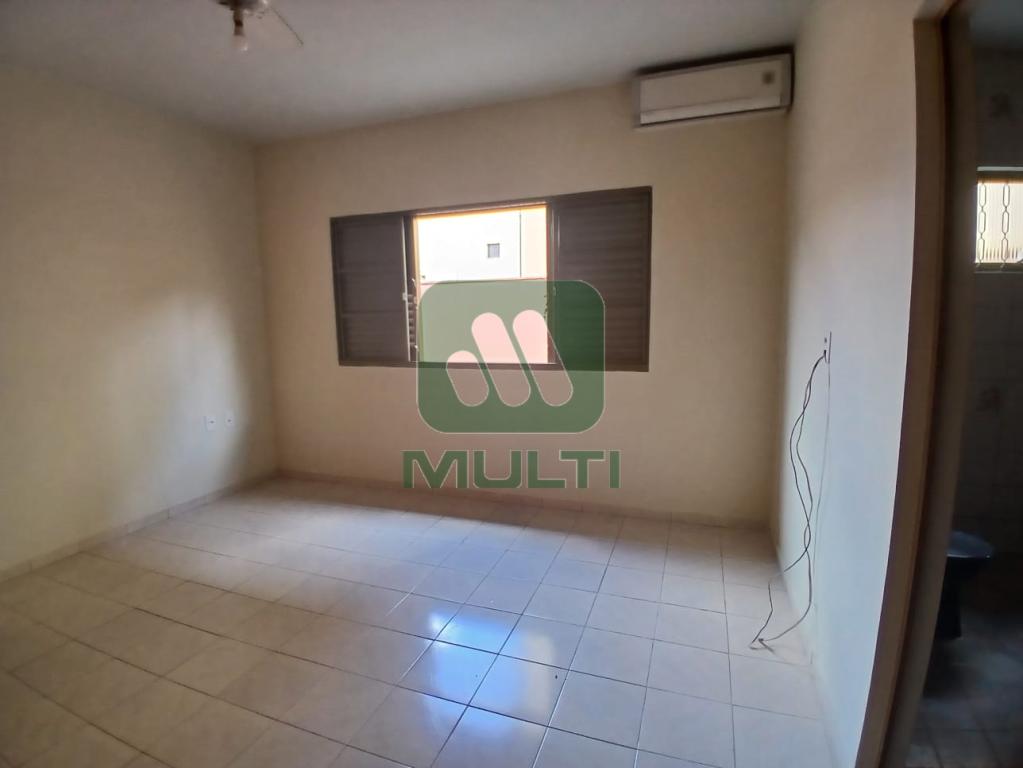 Casa à venda com 3 quartos, 200m² - Foto 16