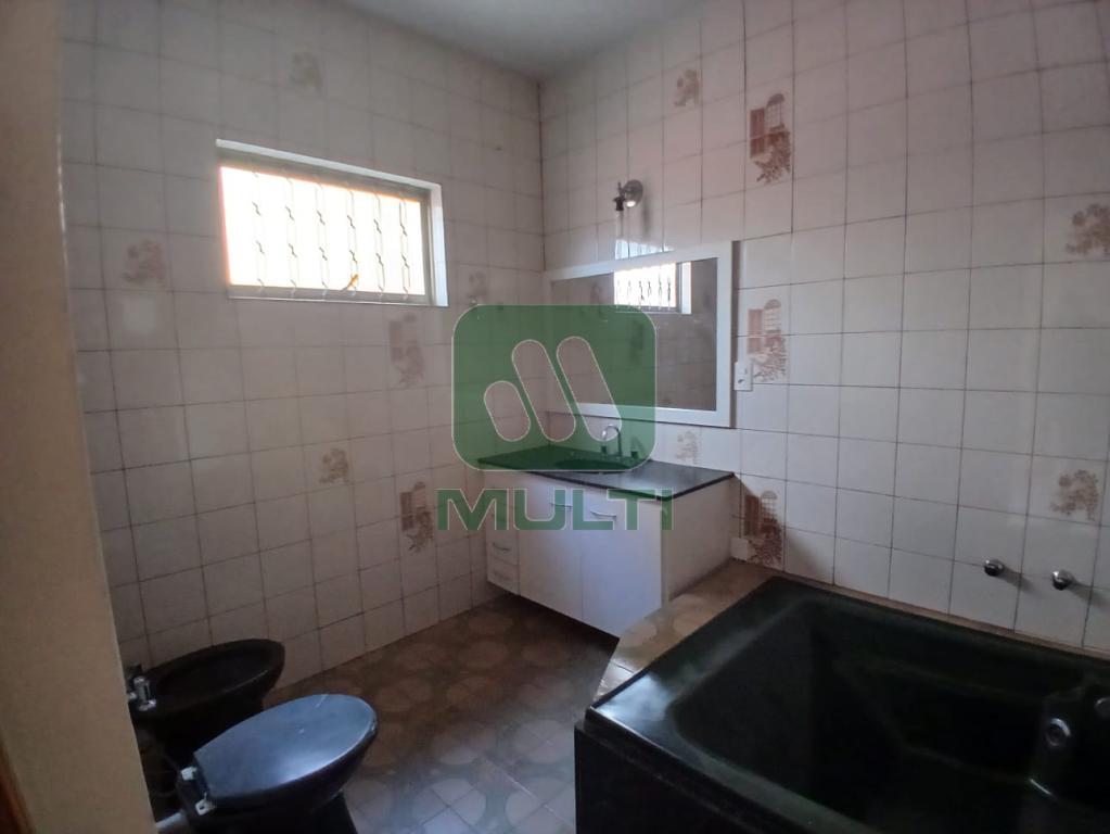 Casa à venda com 3 quartos, 200m² - Foto 18