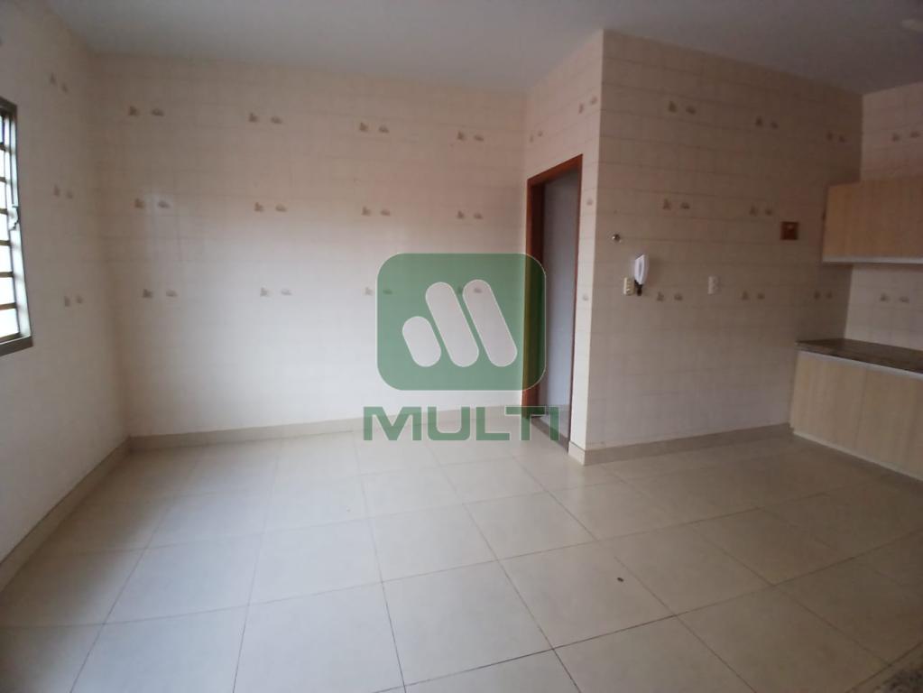 Casa à venda com 3 quartos, 200m² - Foto 26