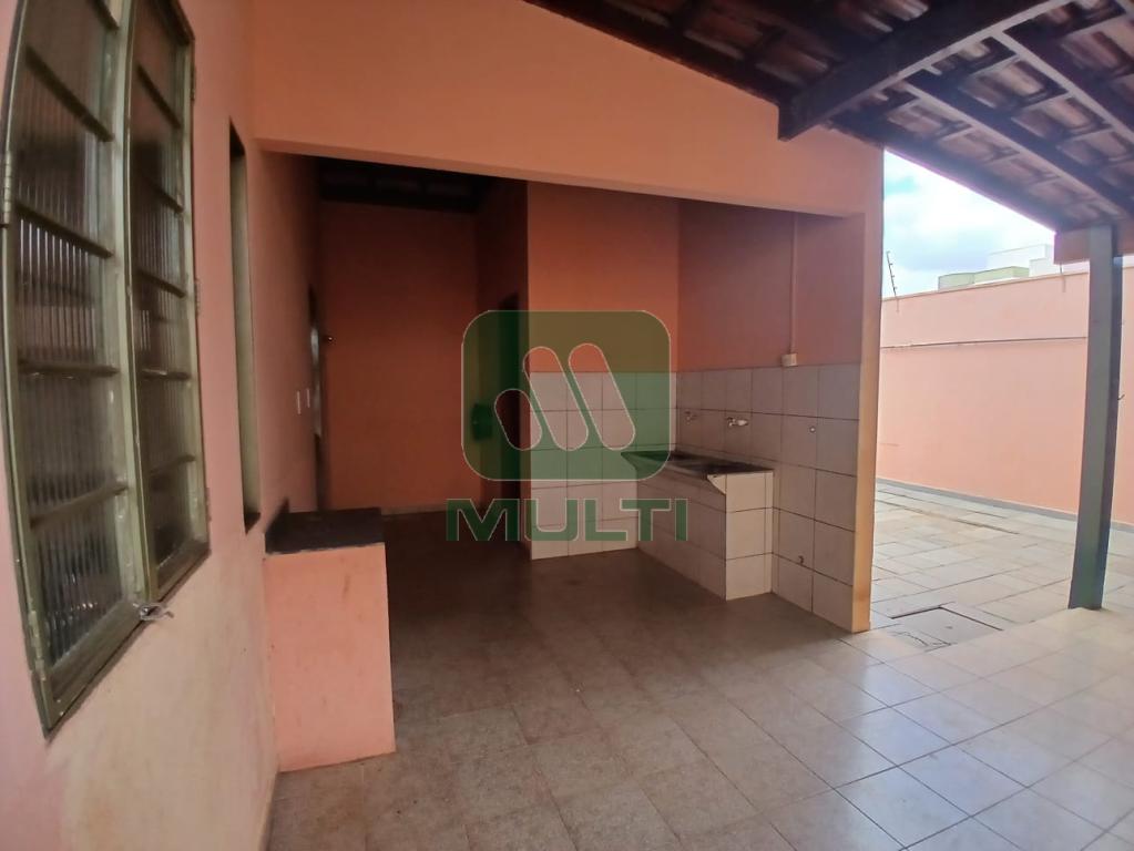 Casa à venda com 3 quartos, 200m² - Foto 30