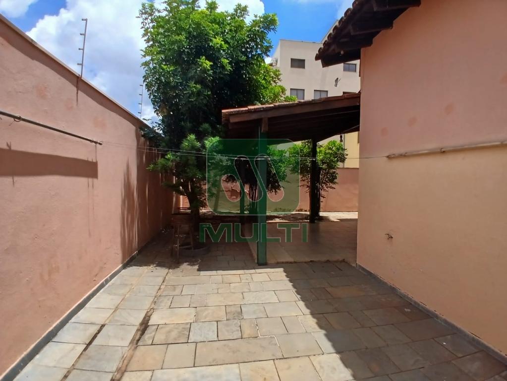 Casa à venda com 3 quartos, 200m² - Foto 36