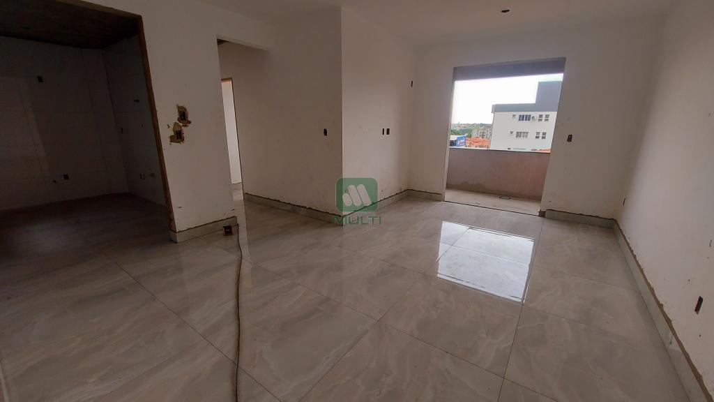 Apartamento à venda com 3 quartos, 90m² - Foto 1