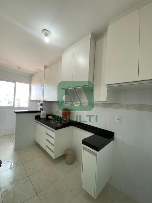 Apartamento à venda com 3 quartos, 85m² - Foto 2