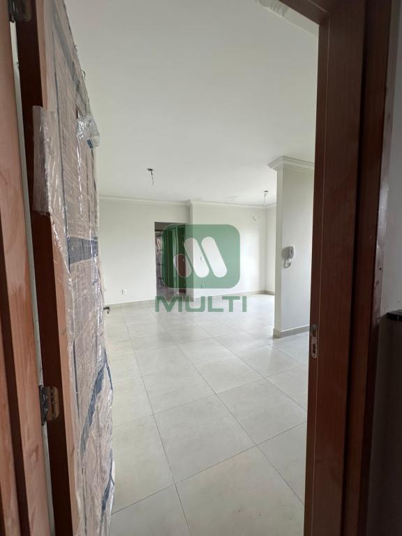 Apartamento à venda com 2 quartos, 61m² - Foto 1