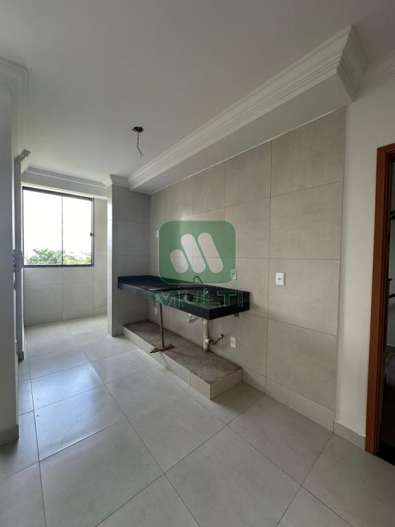 Apartamento à venda com 2 quartos, 61m² - Foto 2