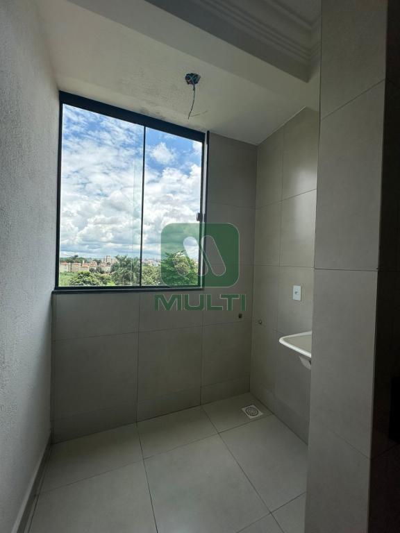 Apartamento à venda com 2 quartos, 61m² - Foto 3