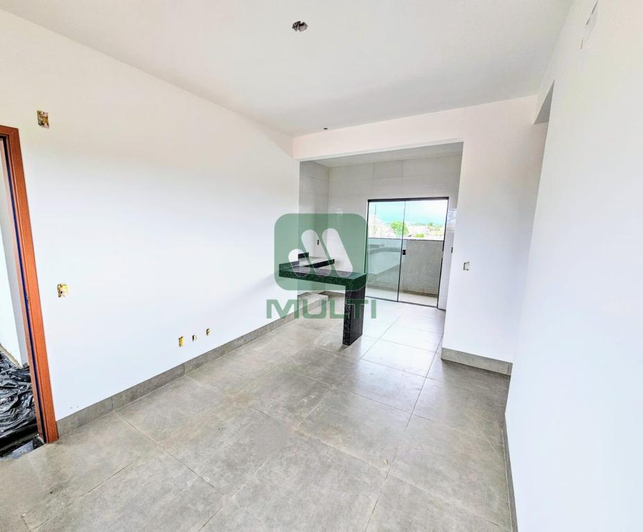 Apartamento à venda com 2 quartos, 74m² - Foto 1