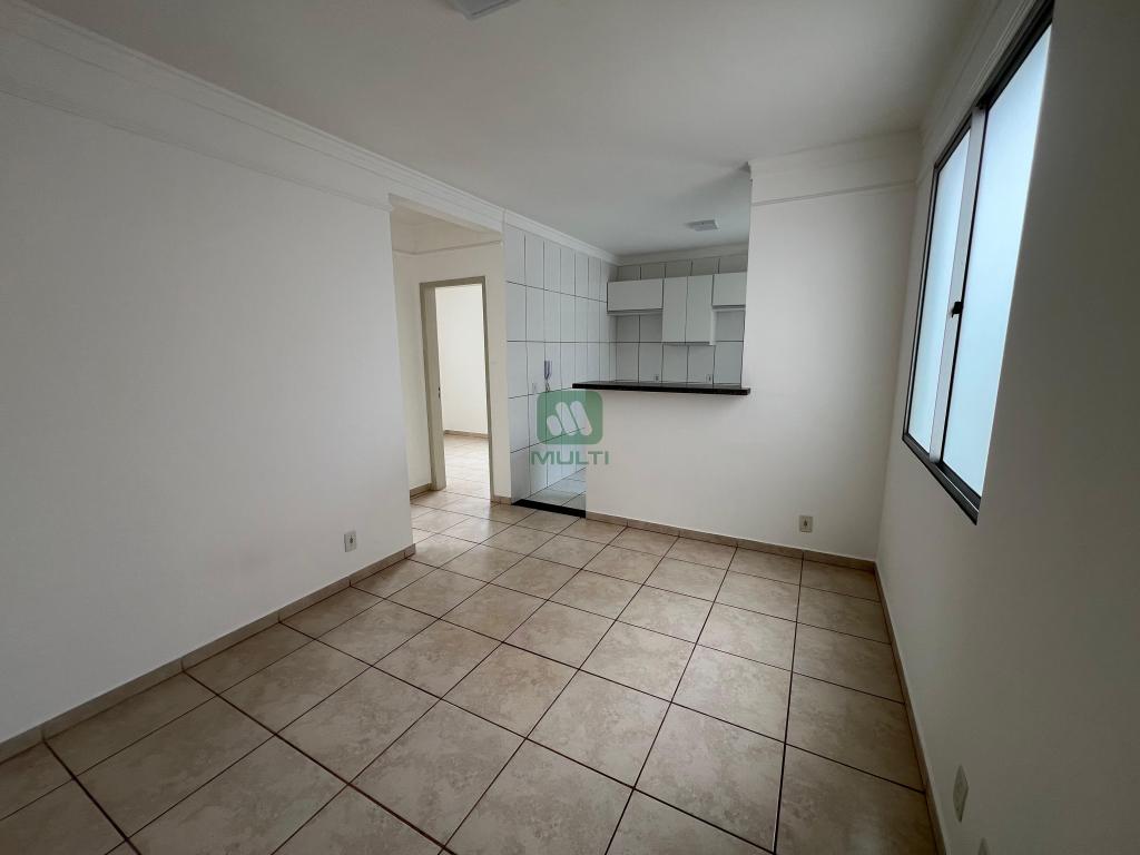 Apartamento à venda com 2 quartos, 45m² - Foto 2