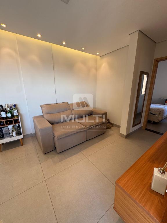 Apartamento à venda com 2 quartos, 62m² - Foto 3