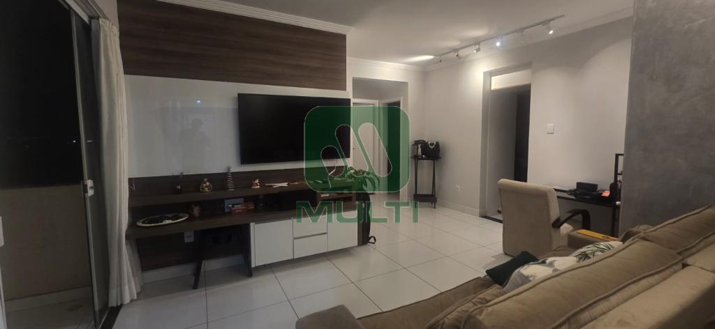 Apartamento à venda com 2 quartos, 61m² - Foto 1