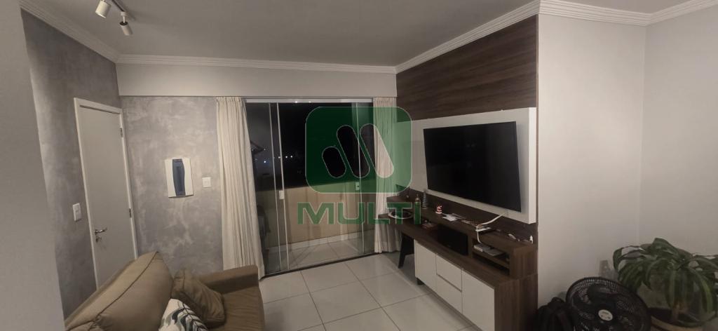 Apartamento à venda com 2 quartos, 61m² - Foto 2