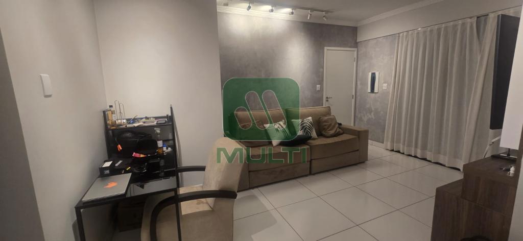 Apartamento à venda com 2 quartos, 61m² - Foto 3