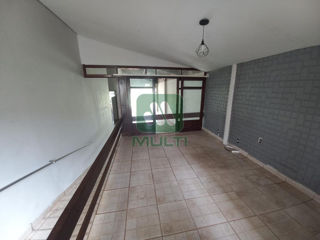 Casa à venda com 4 quartos, 232m² - Foto 4