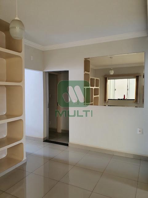 Casa à venda com 3 quartos, 200m² - Foto 4