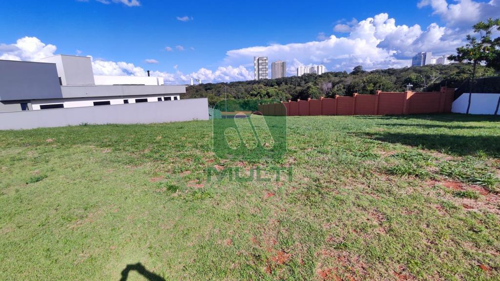 Terreno à venda com 1 quarto, 1008m² - Foto 2