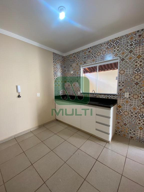 Casa à venda com 6 quartos, 60m² - Foto 6