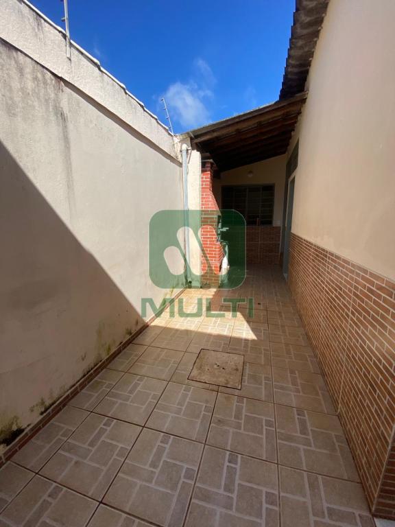 Casa à venda com 6 quartos, 60m² - Foto 11