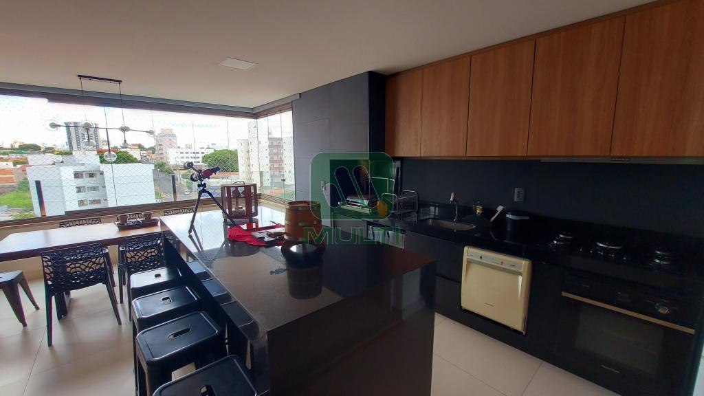 Apartamento à venda com 3 quartos, 171m² - Foto 2