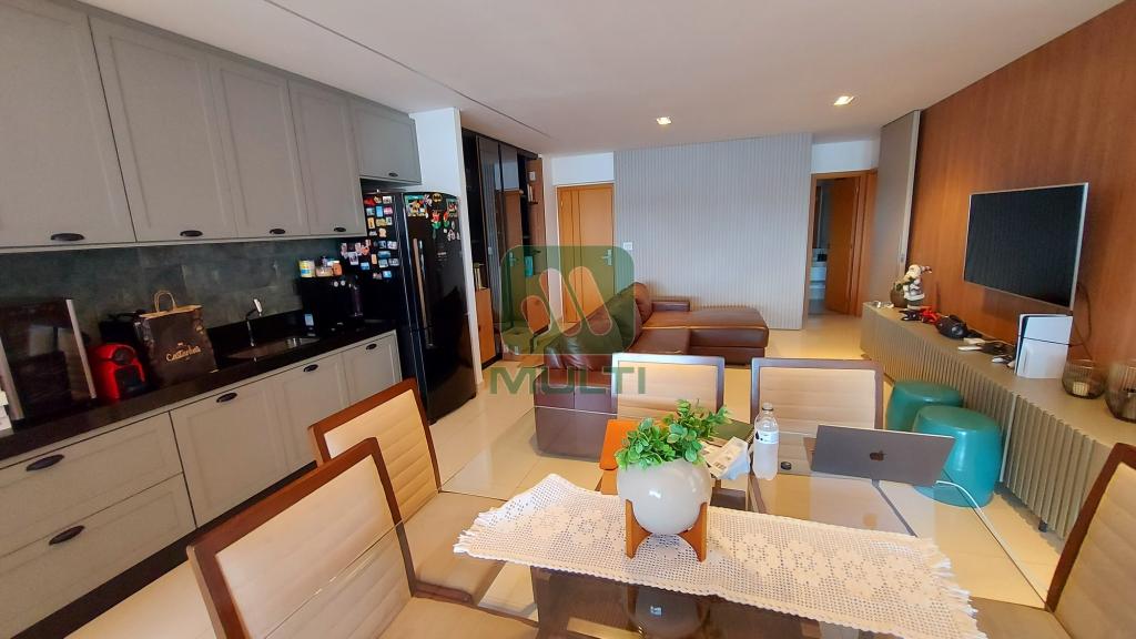 Apartamento à venda com 3 quartos, 171m² - Foto 3