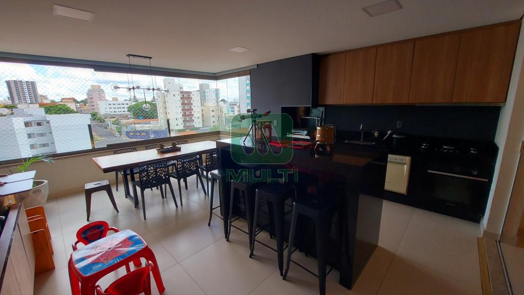 Apartamento à venda com 3 quartos, 171m² - Foto 4