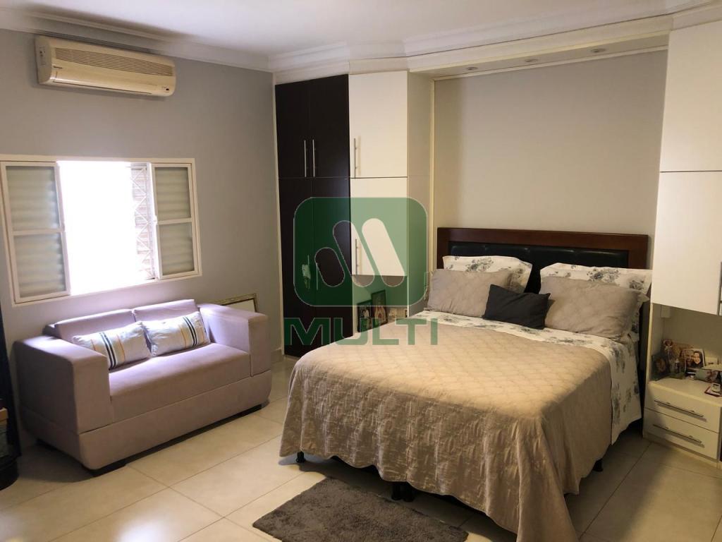 Casa à venda com 5 quartos, 291m² - Foto 34