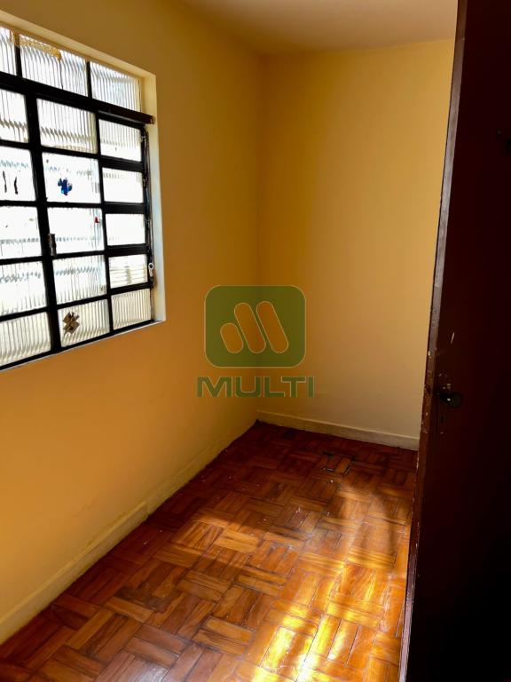 Casa à venda com 5 quartos, 234m² - Foto 13