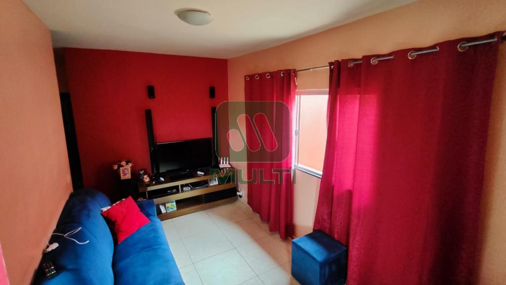 Casa à venda com 4 quartos, 100m² - Foto 1