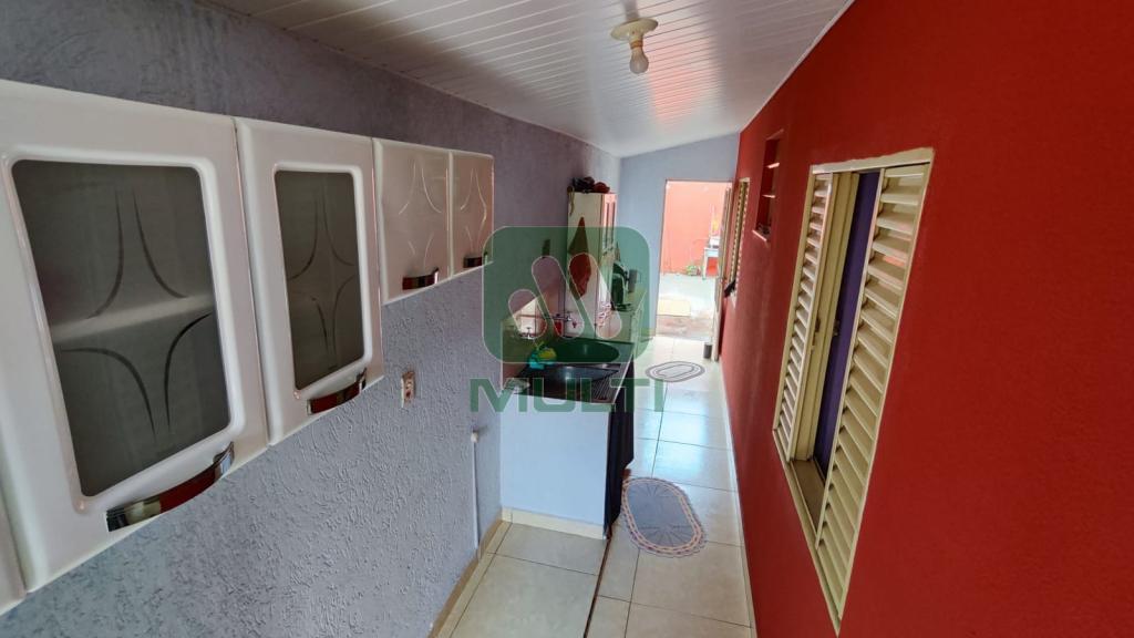 Casa à venda com 4 quartos, 100m² - Foto 3