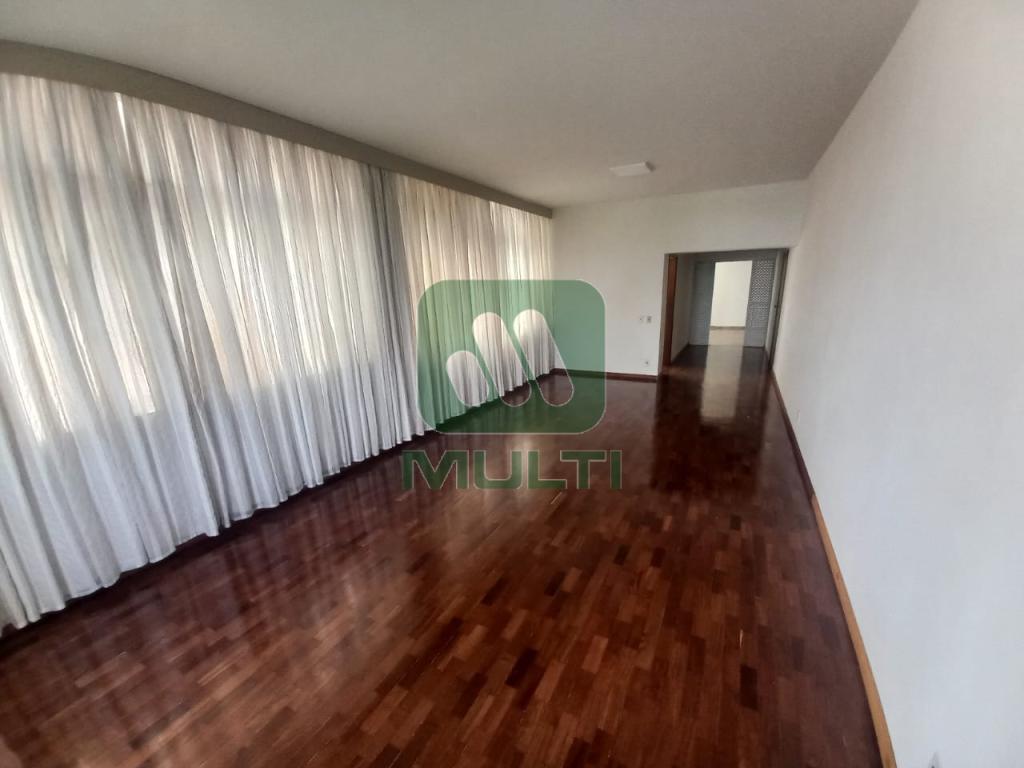 Apartamento à venda com 4 quartos, 260m² - Foto 1