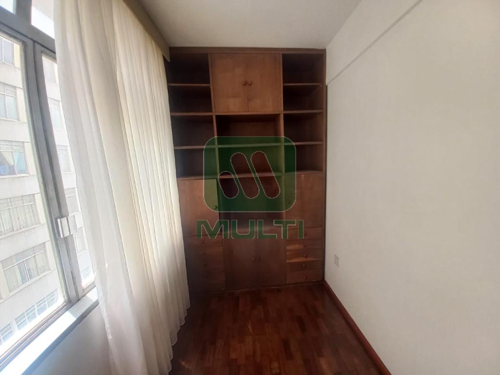 Apartamento à venda com 4 quartos, 260m² - Foto 3