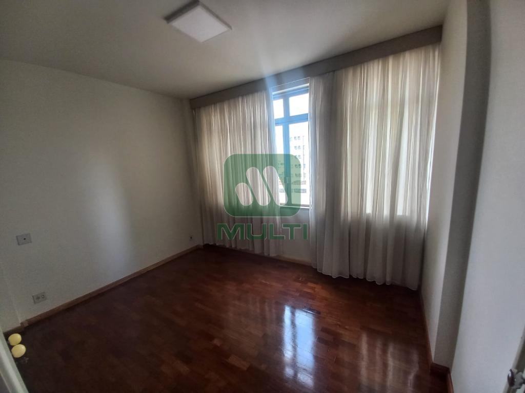 Apartamento à venda com 4 quartos, 260m² - Foto 17