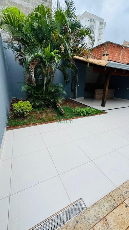 Casa à venda com 3 quartos, 139m² - Foto 11