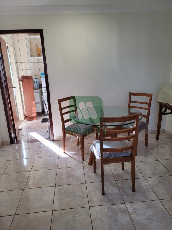 Apartamento à venda com 3 quartos, 97m² - Foto 2