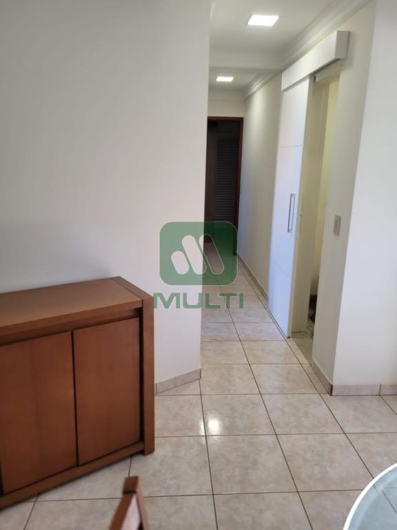 Apartamento à venda com 3 quartos, 97m² - Foto 4