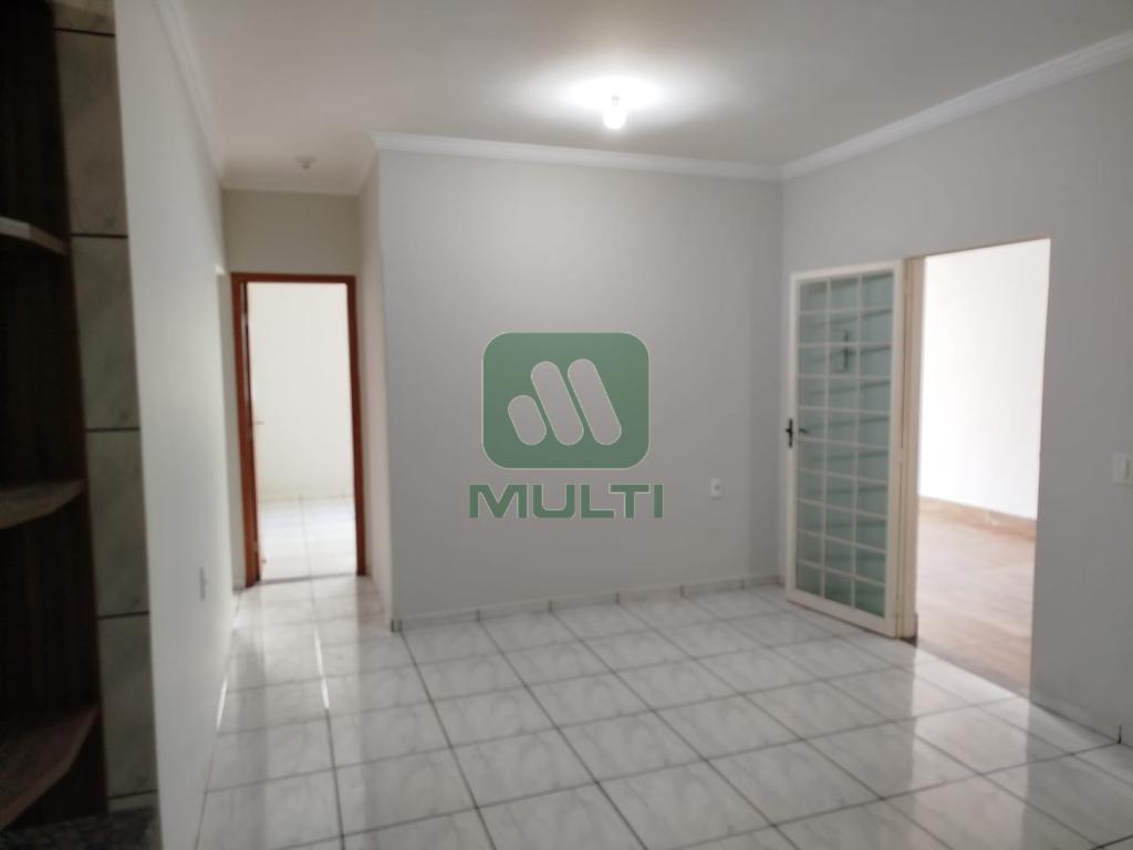 Casa à venda com 3 quartos, 80m² - Foto 1