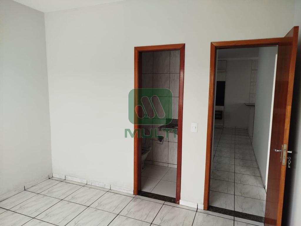 Casa à venda com 3 quartos, 80m² - Foto 12