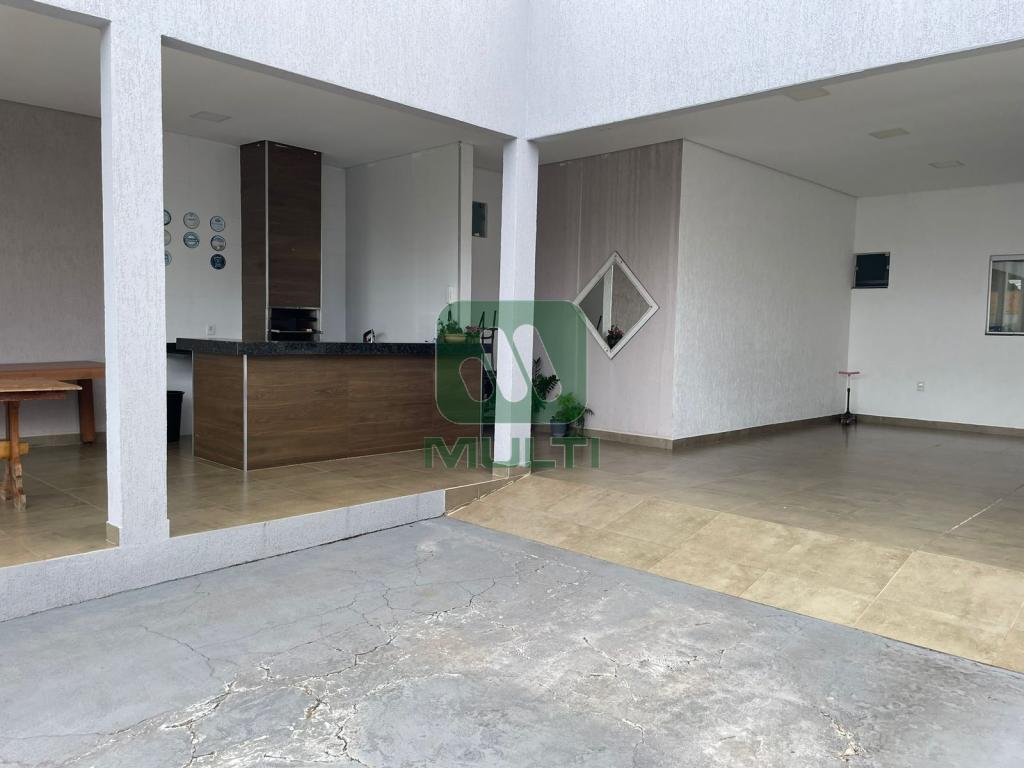 Casa à venda com 3 quartos, 196m² - Foto 3