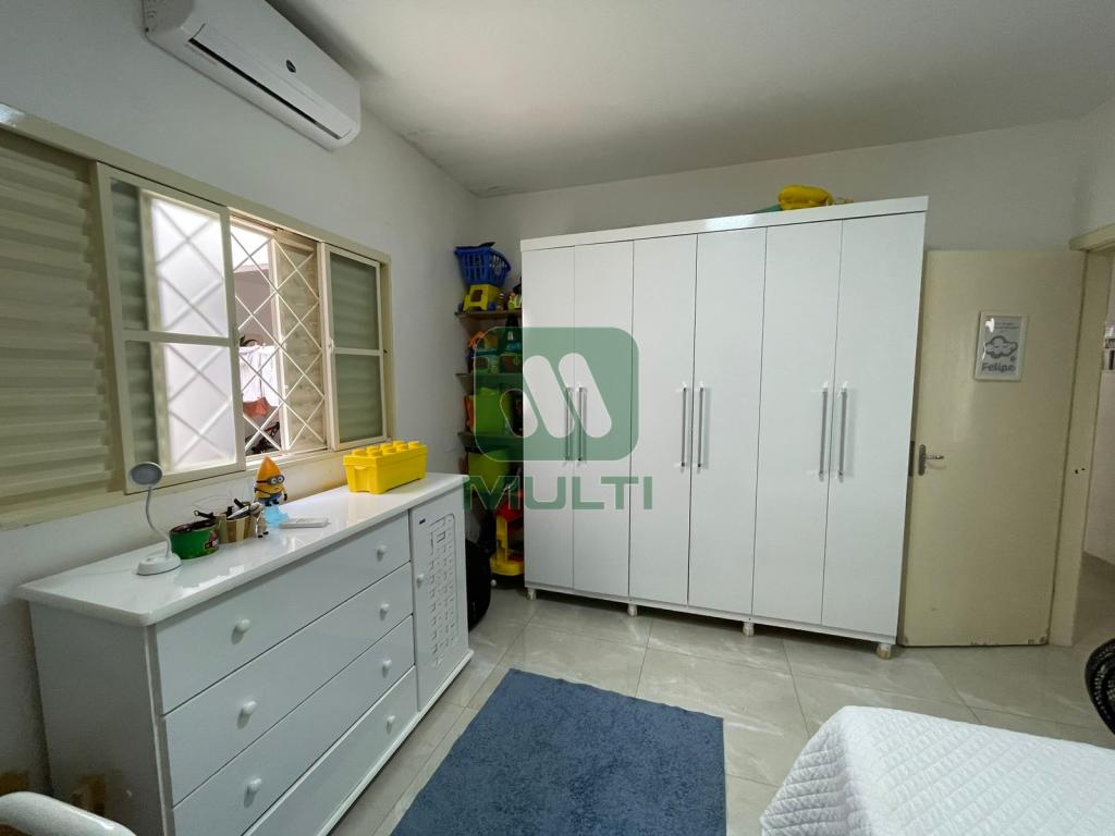 Casa à venda com 3 quartos, 196m² - Foto 11